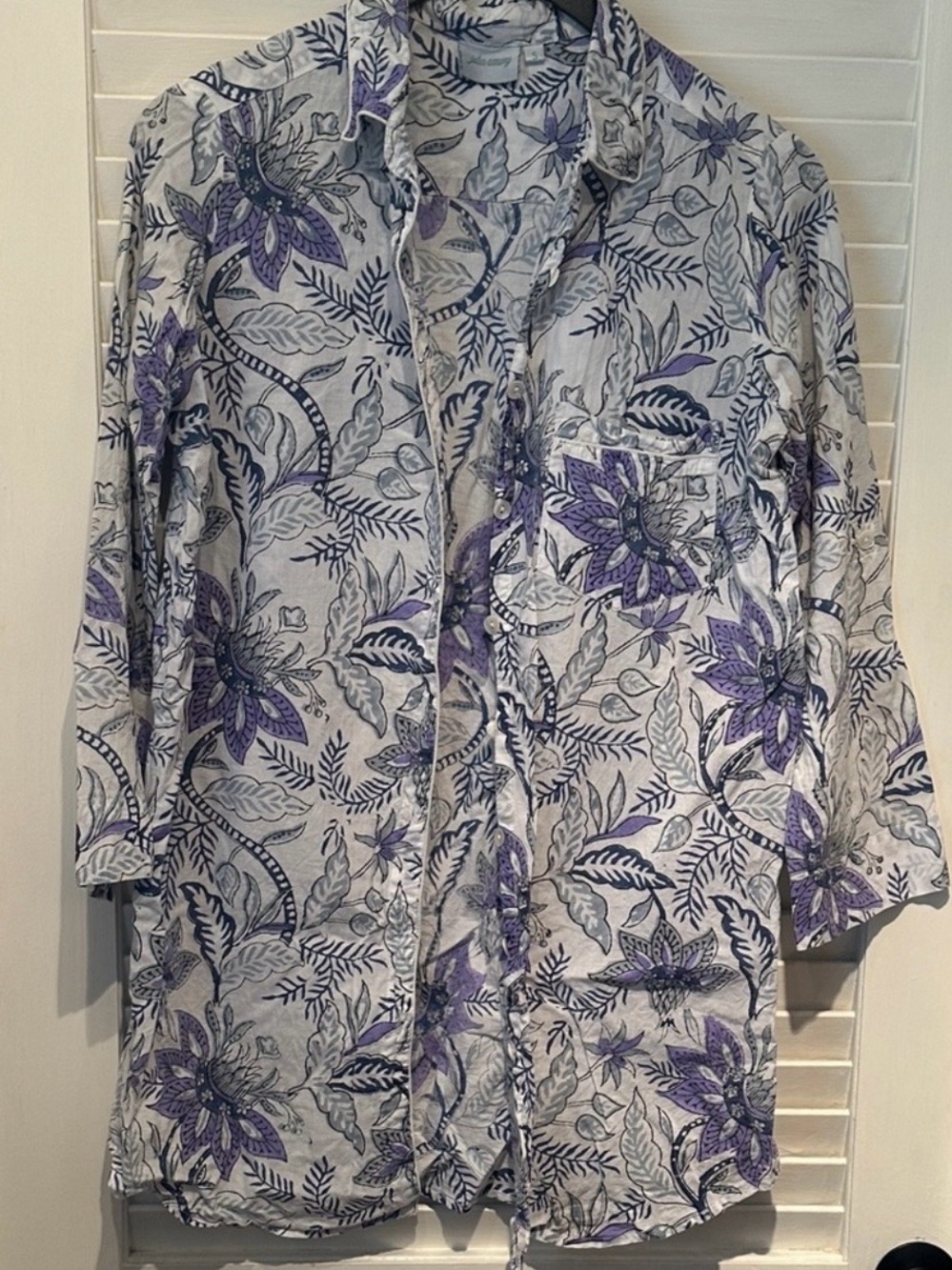 Julia Amory husband shirt small